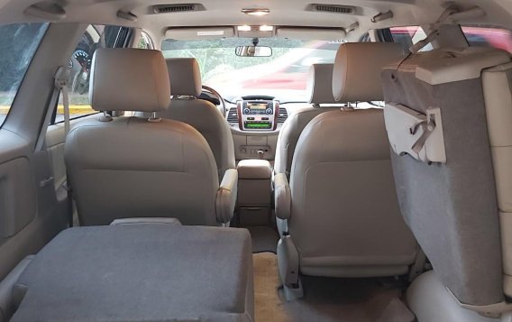 Selling Toyota Innova 2014 in Makati-5