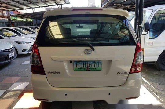 Selling White Toyota Innova 2013 in Marikina-4