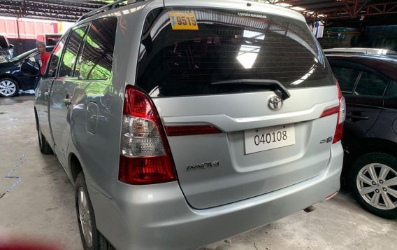 Selling Silver Toyota Innova 2015 in Quezon City-2