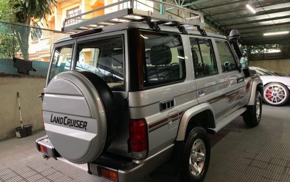 Selling Silver Toyota Land Cruiser 2020 in Quezon City-3