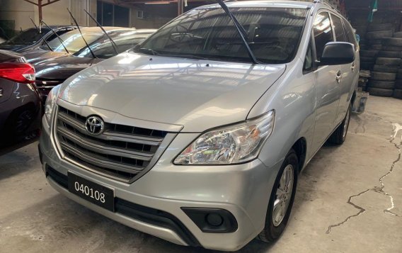 Selling Silver Toyota Innova 2015 in Quezon City-4