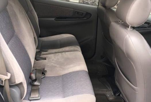 Silver Toyota Innova 2011 for sale in Caloocan-4