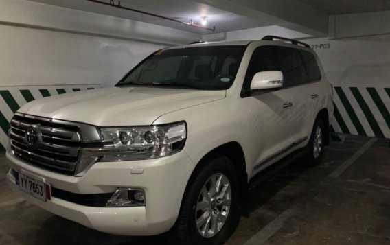 Sell 2016 Toyota Land Cruiser in Quezon City-1