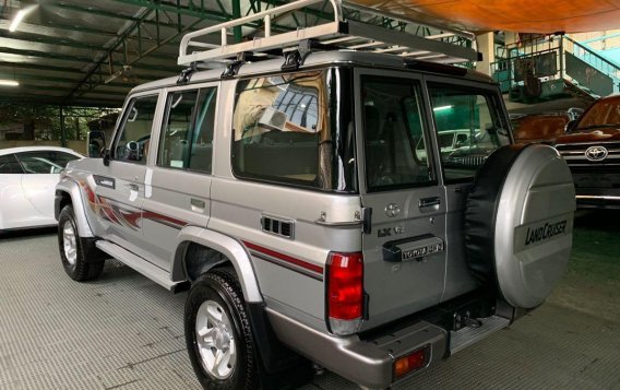 Selling Silver Toyota Land Cruiser 2020 in Quezon City-2