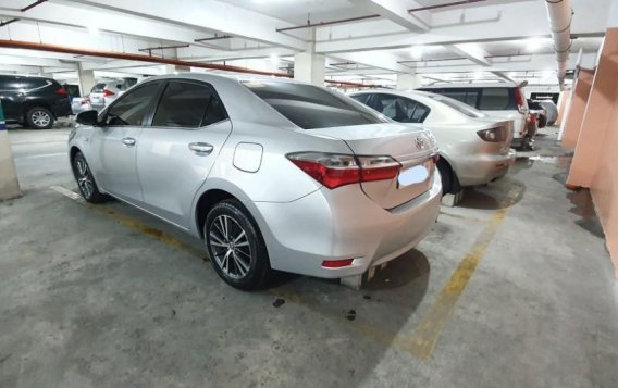 Sell 2017 Toyota Corolla Altis in Manila-2