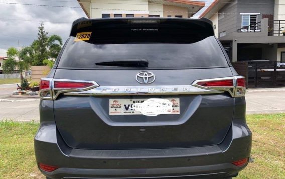 Selling Toyota Fortuner 2017 in Makati-6