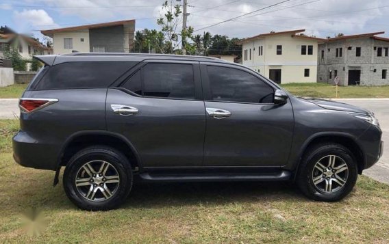 Selling Toyota Fortuner 2017 in Makati-3