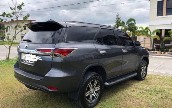 Selling Toyota Fortuner 2017 in Makati-8