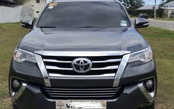 Selling Toyota Fortuner 2017 in Makati-1