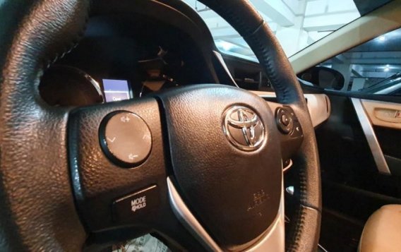 Sell 2017 Toyota Corolla Altis in Manila-9