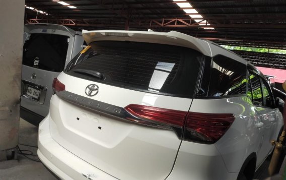 Pearl White Toyota Fortuner 2019 for sale in Quezon City-4