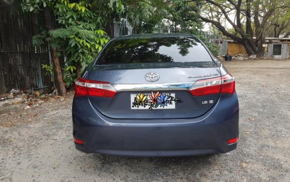 Sell 2015 Toyota Corolla Altis in Manila-3