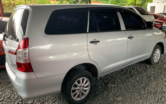 Selling Silver Toyota Innova 2015 in Quezon City -2