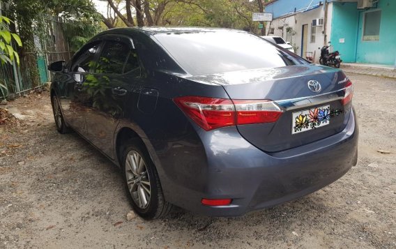 Sell 2015 Toyota Corolla Altis in Manila-2