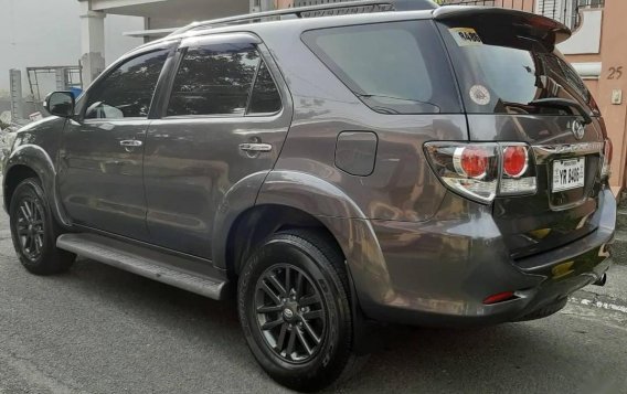 Selling Toyota Fortuner 2016 in Las Pinas -2