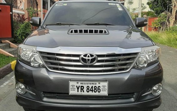 Selling Toyota Fortuner 2016 in Las Pinas -3