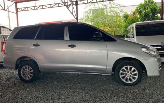 Selling Silver Toyota Innova 2015 in Quezon City 