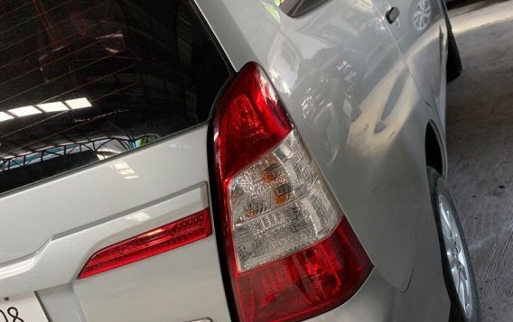 Selling Silver Toyota Innova 2015 in Quezon City-3