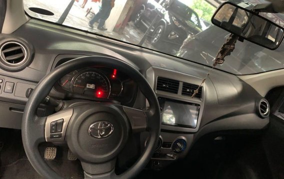 Silver Toyota Wigo 2018 for sale in Quezon City-3