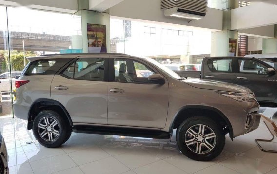 Toyota Fortuner 2020 for sale in Manila-2