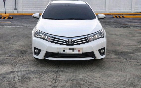 Sell Pearl White 2016 Toyota Corolla Altis in Imus