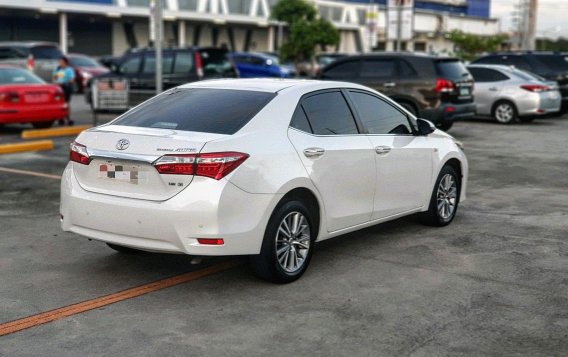 Sell Pearl White 2016 Toyota Corolla Altis in Imus-1