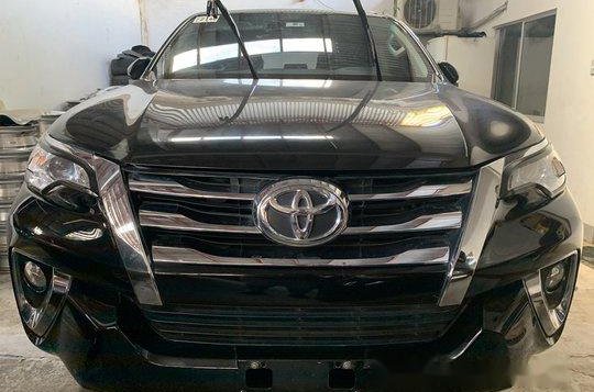 Selling Black Toyota Fortuner 2017 in Quezon City-2