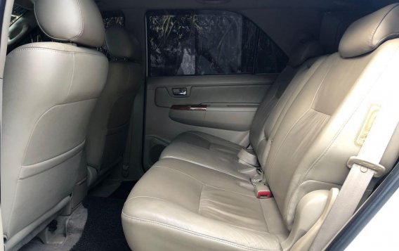 Toyota Fortuner 2011 for sale in Quezon City-8