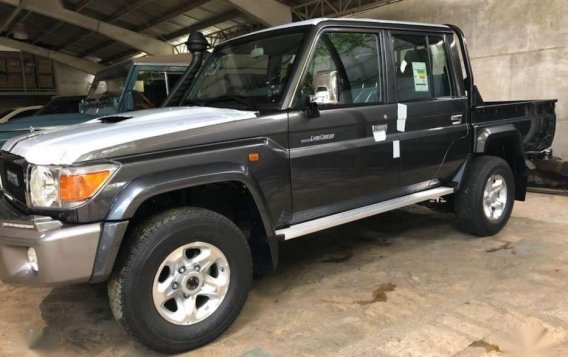 Toyota Land Cruiser 2019 for sale in Quezon City-8