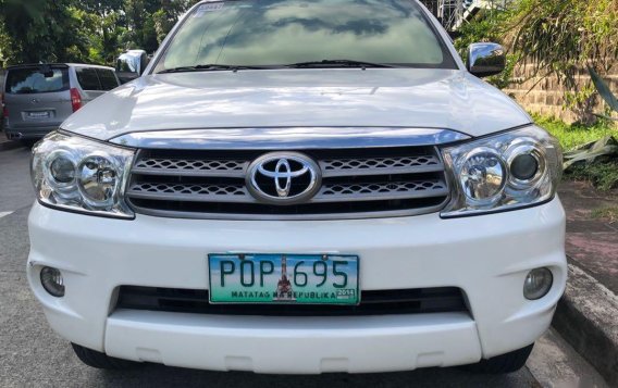 Toyota Fortuner 2011 for sale in Quezon City-5