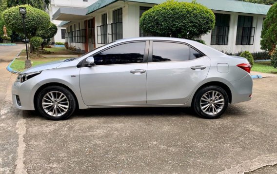Sell 2015 Toyota Corolla Altis in Quezon City-7