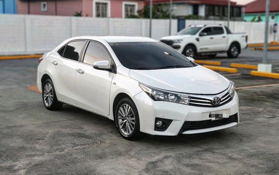 Sell Pearl White 2016 Toyota Corolla Altis in Imus