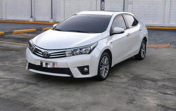 Sell Pearl White 2016 Toyota Corolla Altis in Imus-4