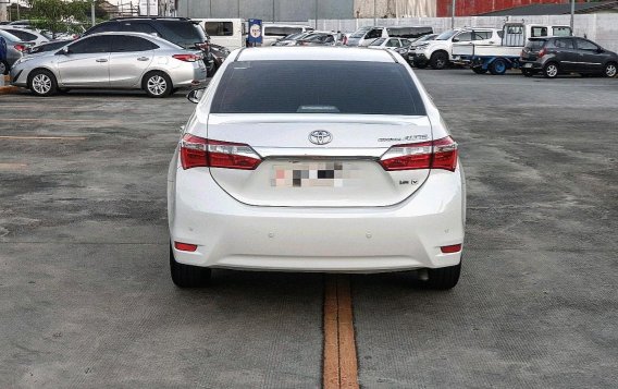 Sell Pearl White 2016 Toyota Corolla Altis in Imus-8