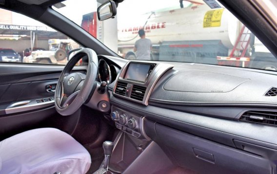 Selling Toyota Yaris 2015 in Lemery-9