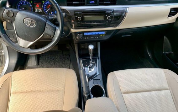 Sell 2015 Toyota Corolla Altis in Quezon City-3