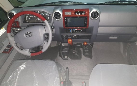 Silver Toyota Land Cruiser 2020 for sale in Quezon City-4