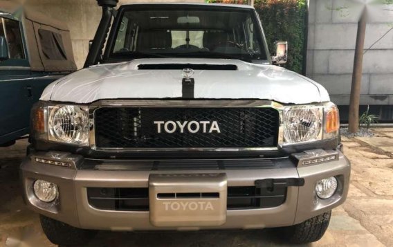 Toyota Land Cruiser 2019 for sale in Quezon City-9