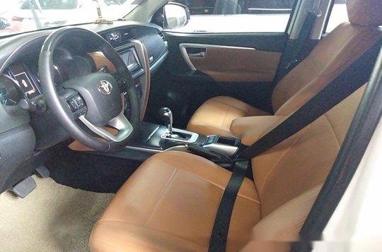 White Toyota Fortuner 2016 for sale in Quezon City-7