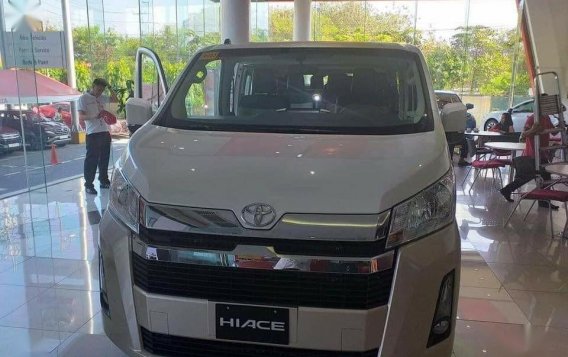 Selling Toyota Hiace 2020 in Makati-3