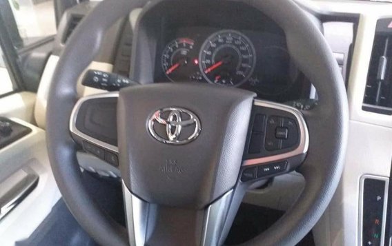 Selling Toyota Hiace 2020 in Makati-2