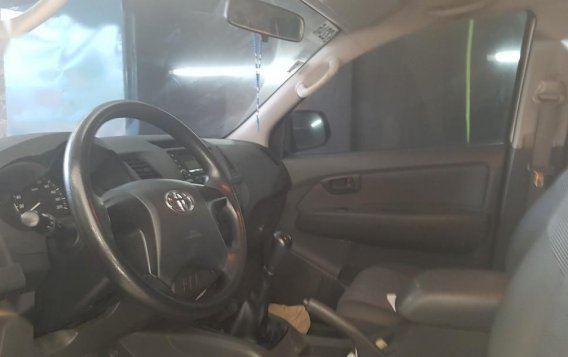 Sell 2014 Toyota Hilux in Lemery-4