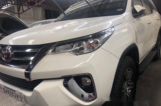 White Toyota Fortuner 2019 for sale in Quezon City-2