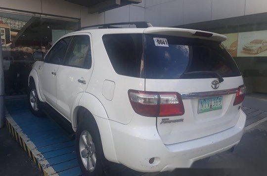 White Toyota Fortuner 2010 for sale in Manual-2