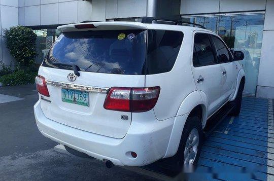 White Toyota Fortuner 2010 for sale in Manual-1