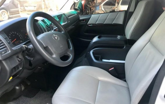 Sell 2017 Toyota Hiace in Pasig-3