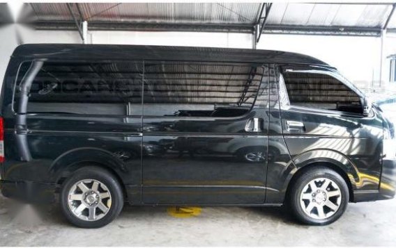 Selling Toyota Hiace 2017 in Manila-7