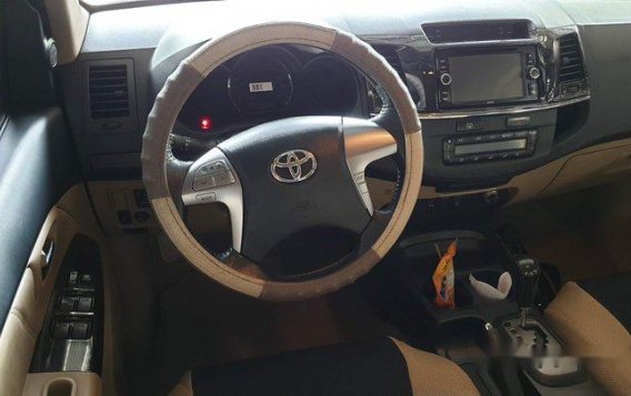 White Toyota Fortuner 2014 for sale in Narra-6
