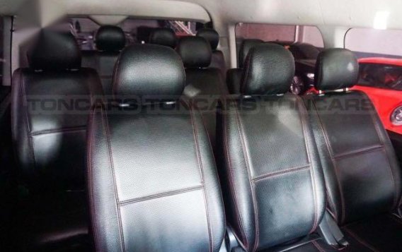 Selling Toyota Hiace 2017 in Manila-3