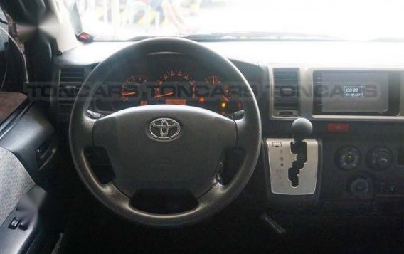 Selling Toyota Hiace 2017 in Manila-2